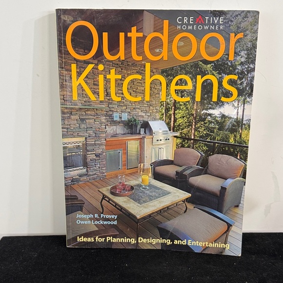 Creative Homeowner Other - 3/$22
Outdoor Kitchens Guide by creative homeowners  for planning and designing